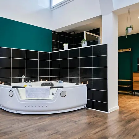 Ng Prestige - Lille L Roubaix L Mairie - Gare L Nain - Grand Studio - Balneo - Sauna - Netflix - Wifi Exterior photo