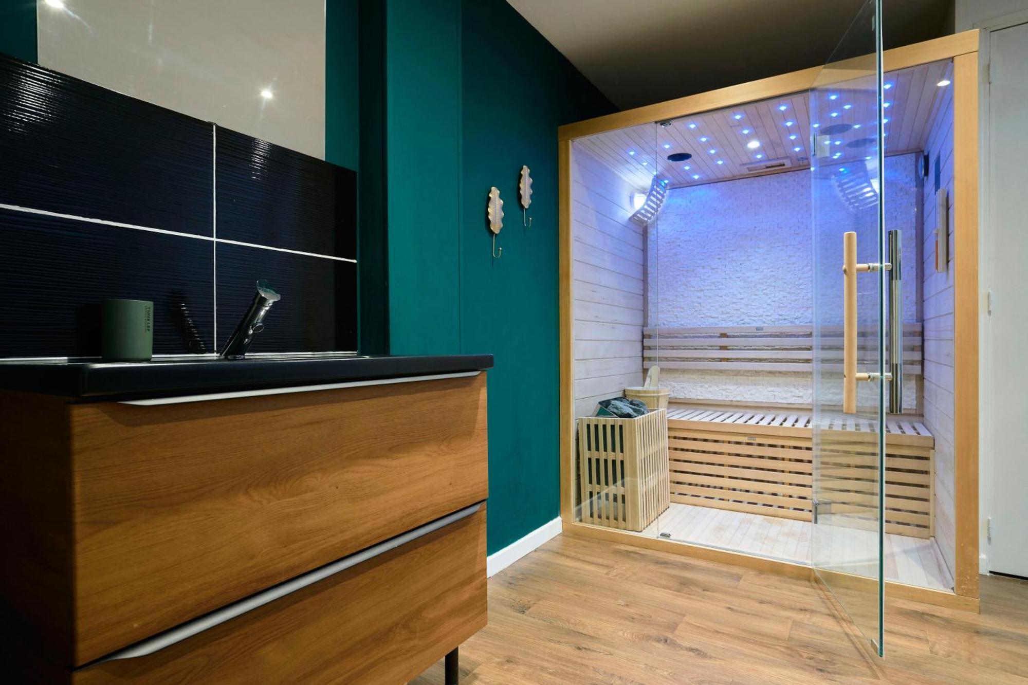 Apartment Ng Prestige - Lille L L Mairie - Gare L Nain - Grand - Balneo - Sauna - Netflix - Wifi